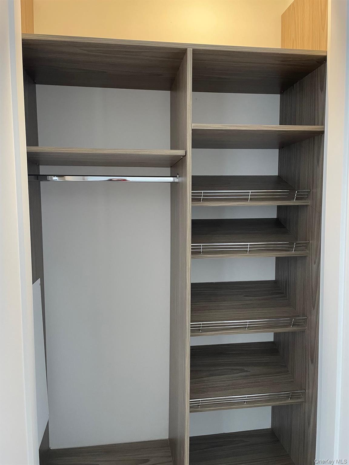 Homes for sale in New York, NY | 19-14 21St Road #2A, New York, NY 11105 | MLS# 961366