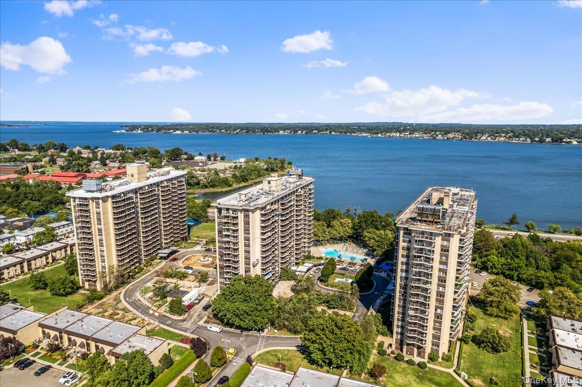 Homes for sale in New York, NY | 17-85 215Th St #9L, New York, NY 11360 | MLS# 961976