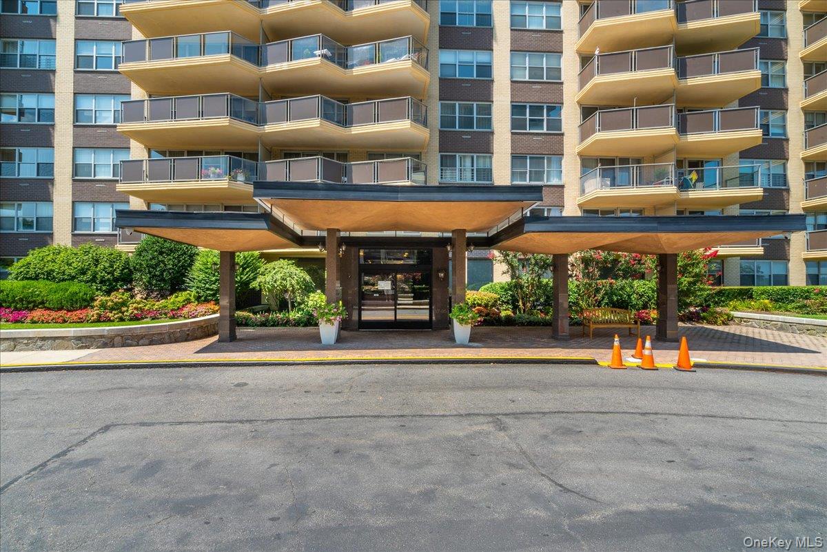 Homes for sale in New York, NY | 17-85 215Th St #9L, New York, NY 11360 | MLS# 961976