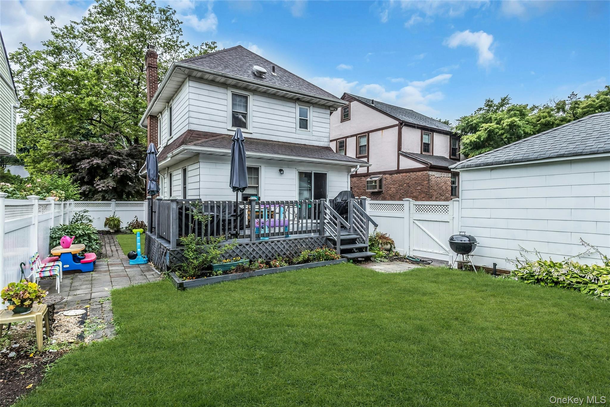 26th image of 30 Coolidge St, Malverne, NY 11565 | MLS# 962571