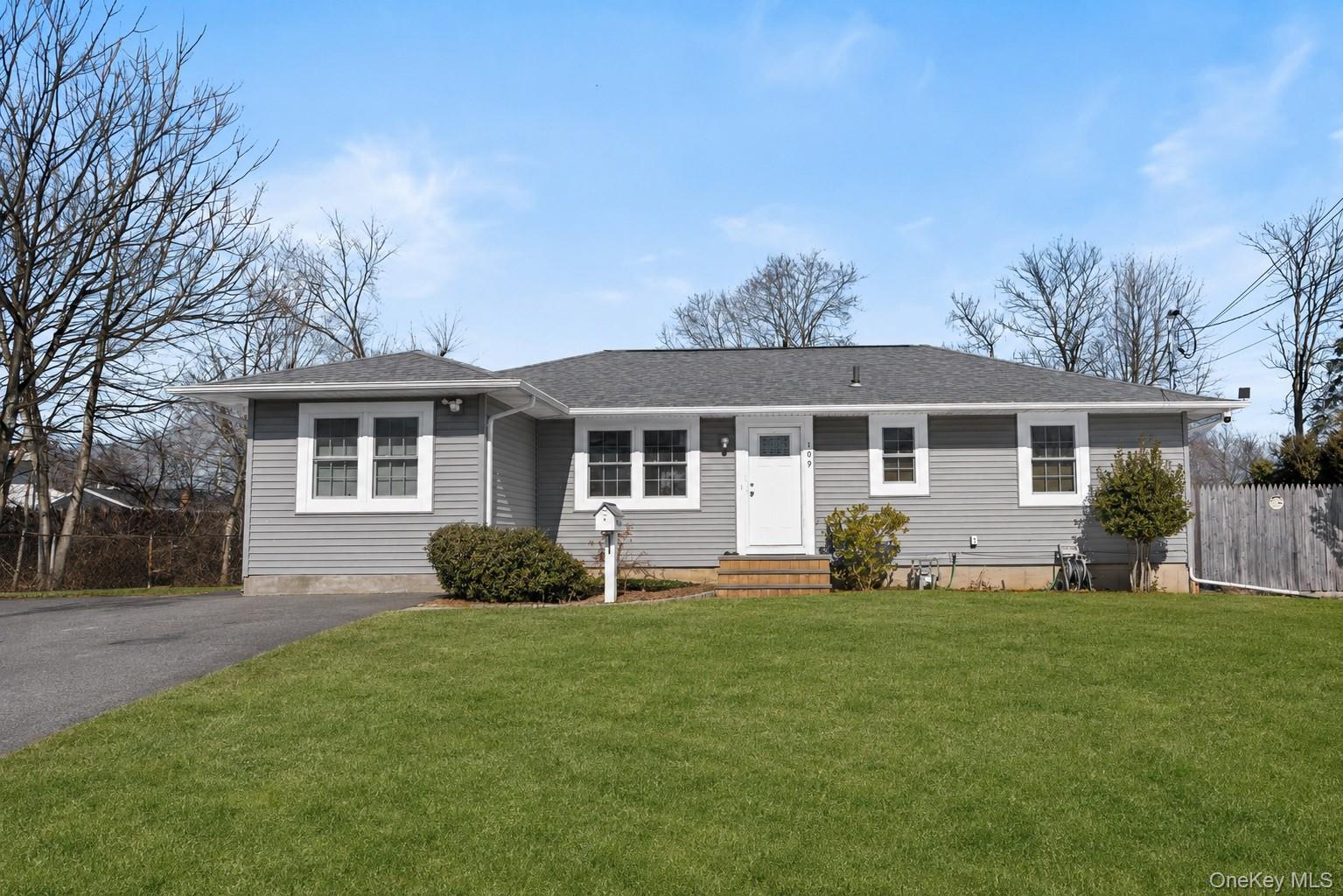 2nd image of 109 New York Ave, Bay Shore, NY 11706 | MLS# 963990