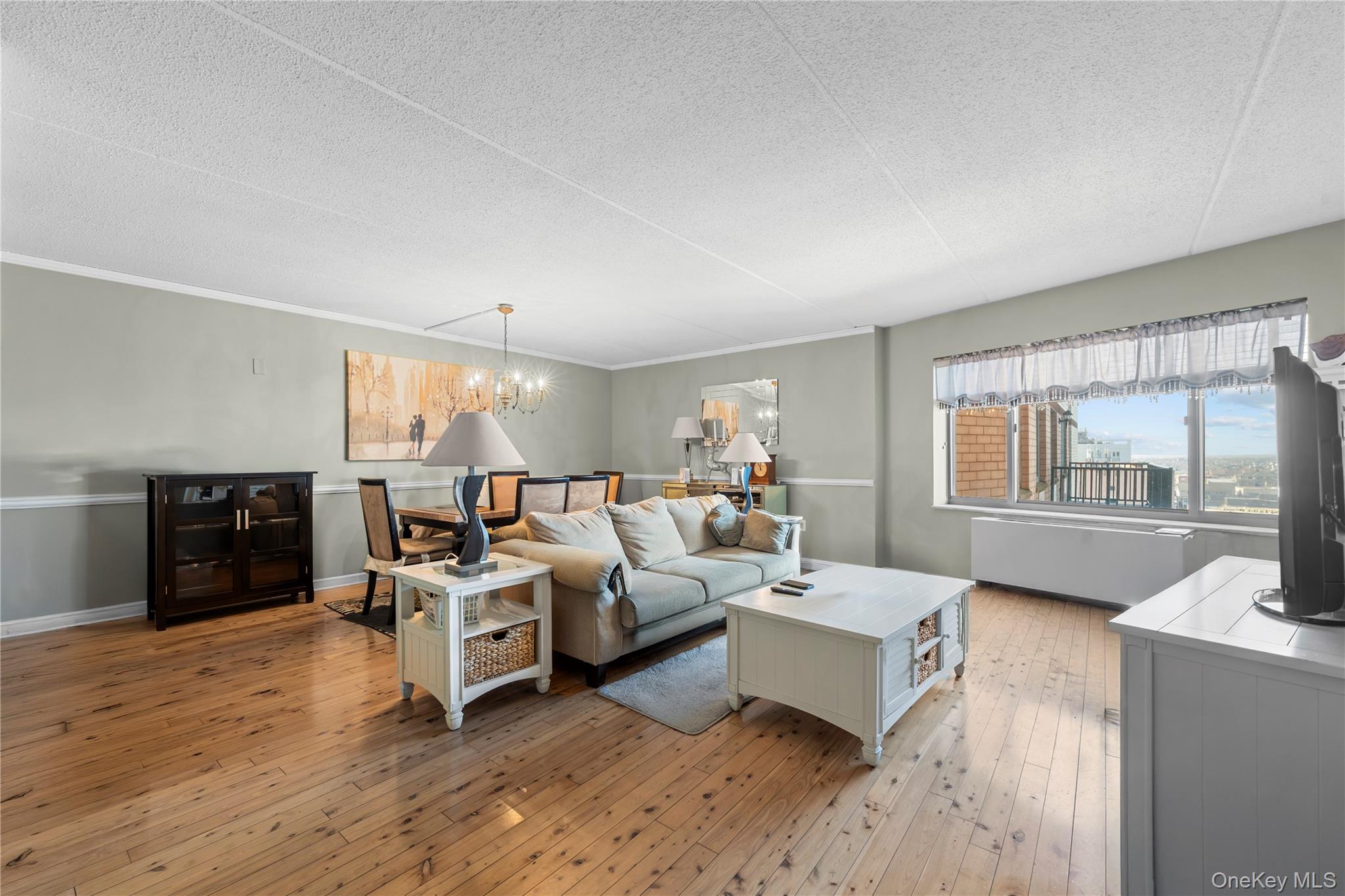 3rd image of 136 Bch 117Th St, New York, NY 11694