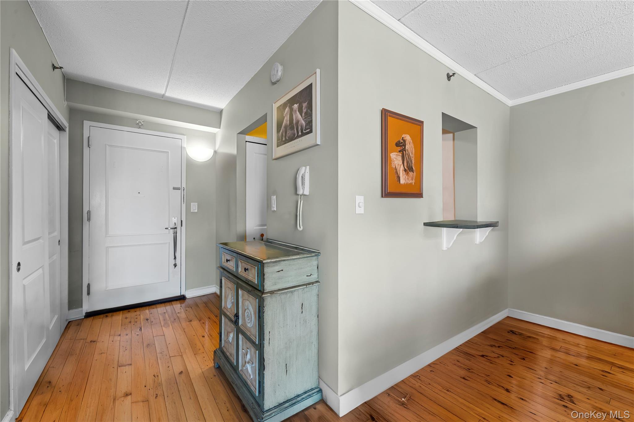 4th image of 136 Bch 117Th St, New York, NY 11694