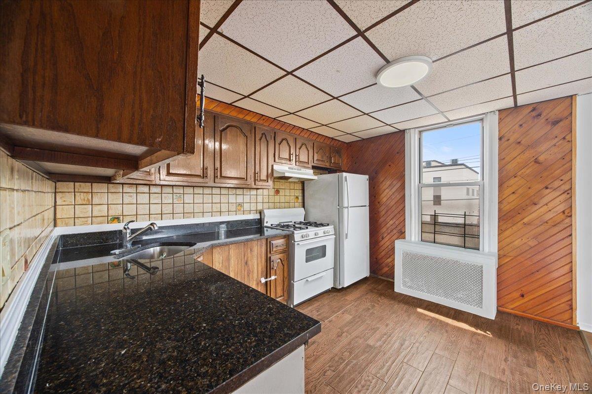 5th image of 976 Sackett Ave, Bronx, NY 10462 | MLS# 965418