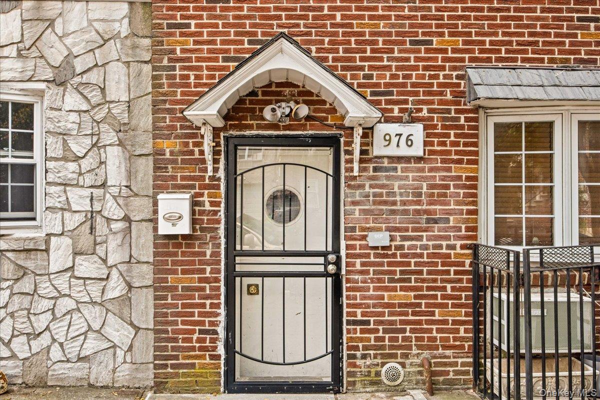 3rd image of 976 Sackett Ave, Bronx, NY 10462 | MLS# 965418