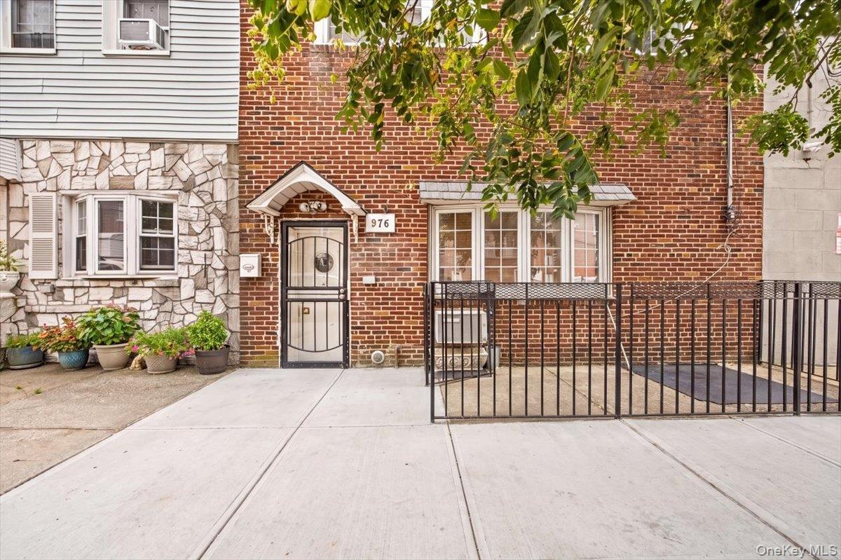2nd image of 976 Sackett Ave, Bronx, NY 10462 | MLS# 965418