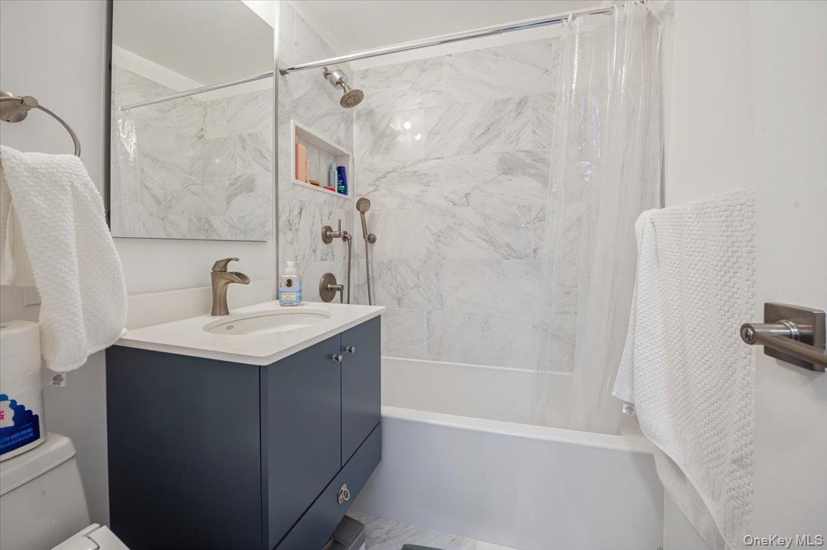 Homes for sale in Yonkers, NY | 900 Midland Ave #1D, Yonkers, NY 10704 | MLS# 965959