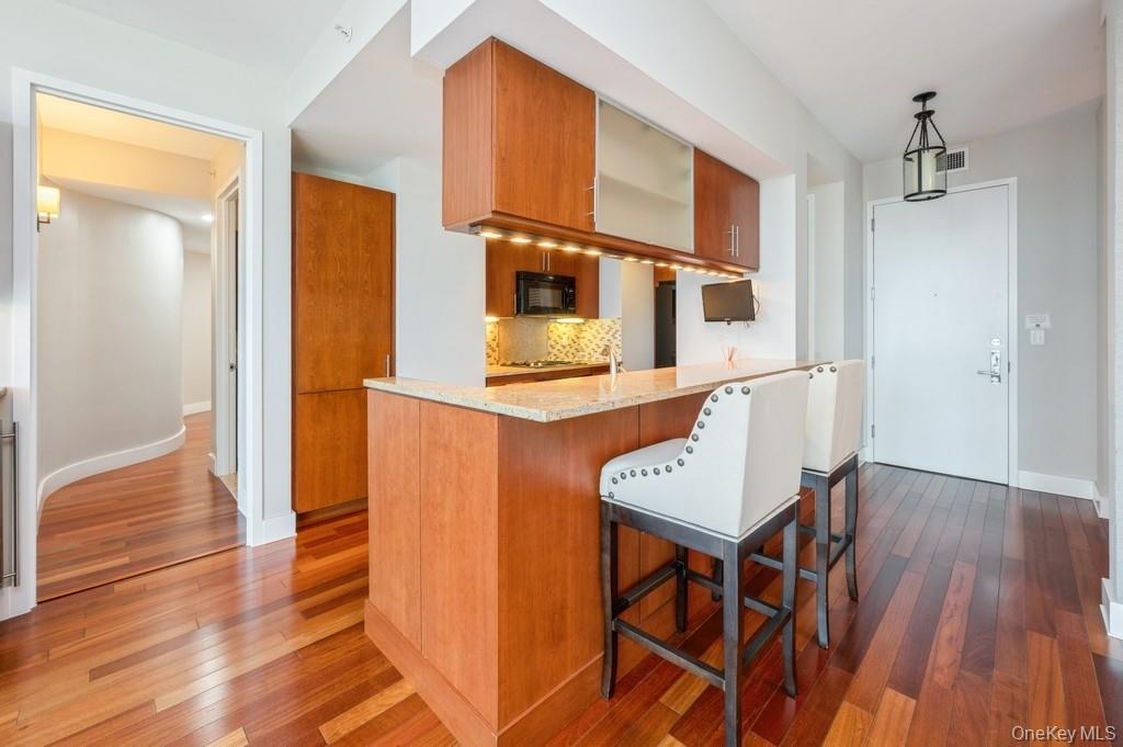 Homes for sale in New Rochelle, NY | 175 Huguenot St #1604/1605, New Rochelle, NY 10801 | MLS# 966755