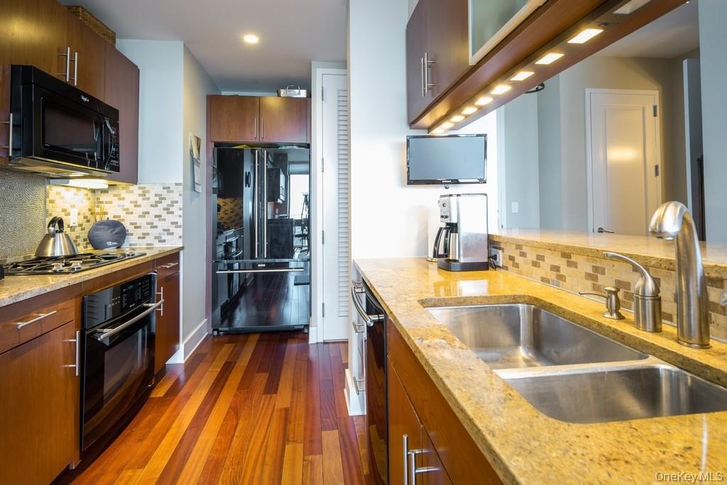 Homes for sale in New Rochelle, NY | 175 Huguenot St #1604/1605, New Rochelle, NY 10801 | MLS# 966755