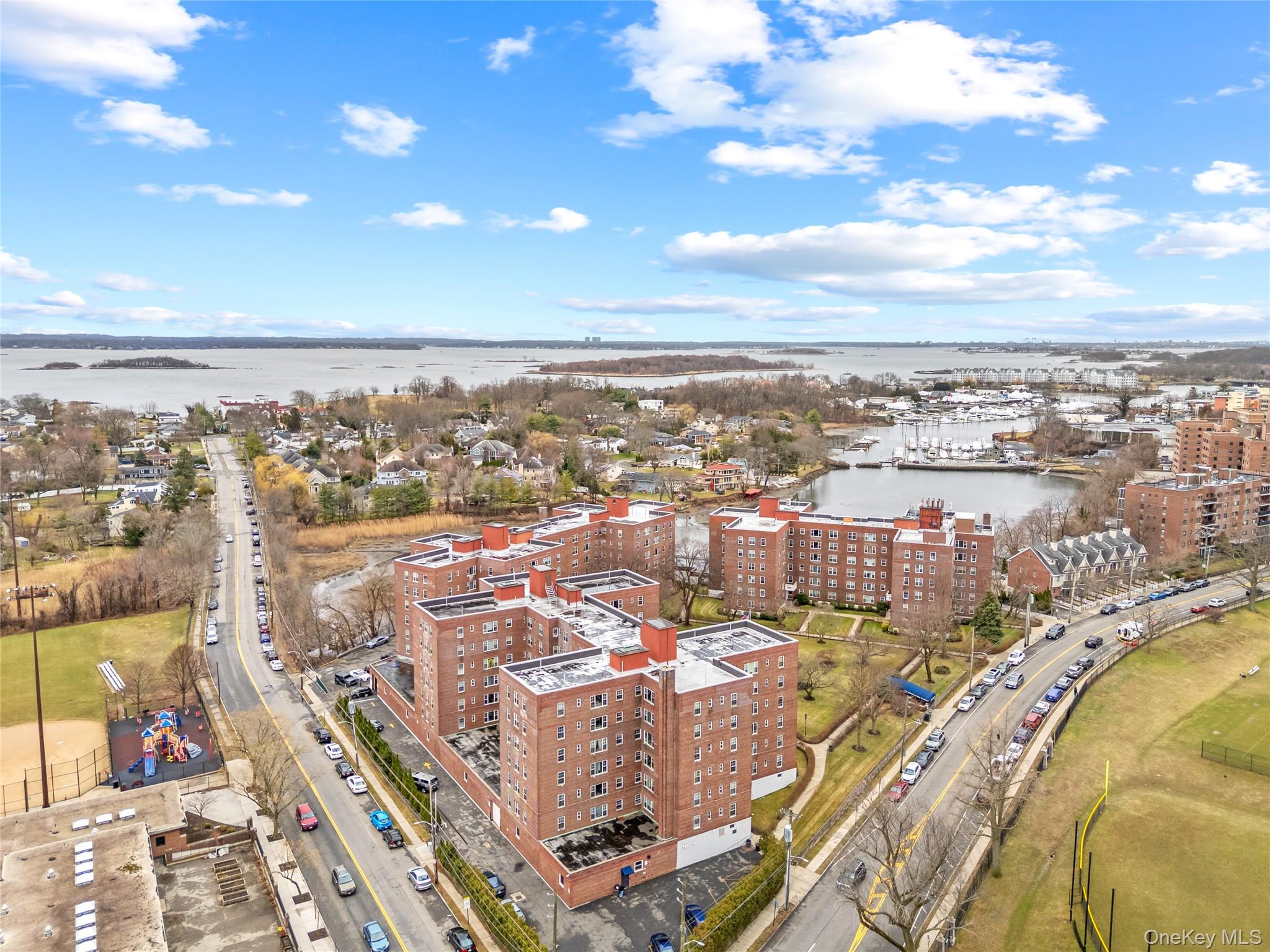 5th image of 230 Pelham Rd #4L, New Rochelle, NY 10805 | MLS# 969001