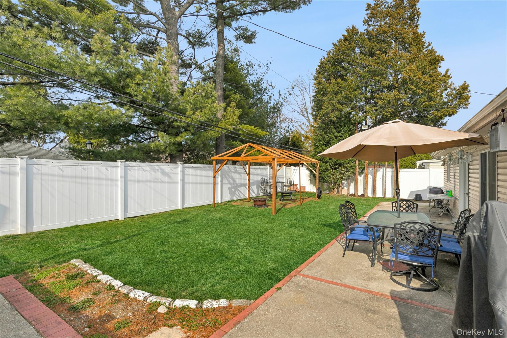 29th image of 93 Hearth Ln, Hempstead, NY 11590 | MLS# 969233