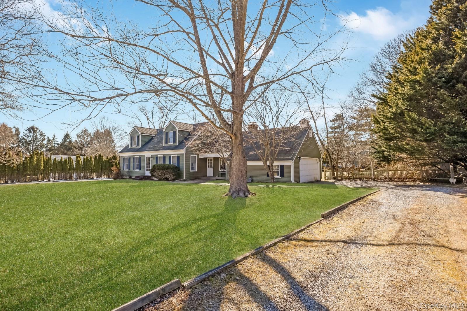 4th image of 43 Farm Rd N, Riverhead, NY 11792 | MLS# 972718