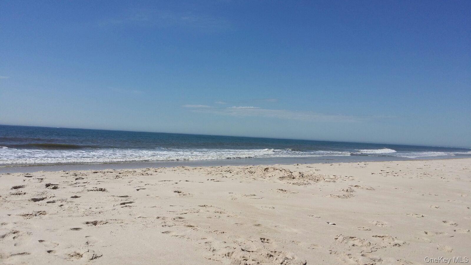 3rd image of 900 Dune Rd, Southampton, NY 11978 | MLS# 977041