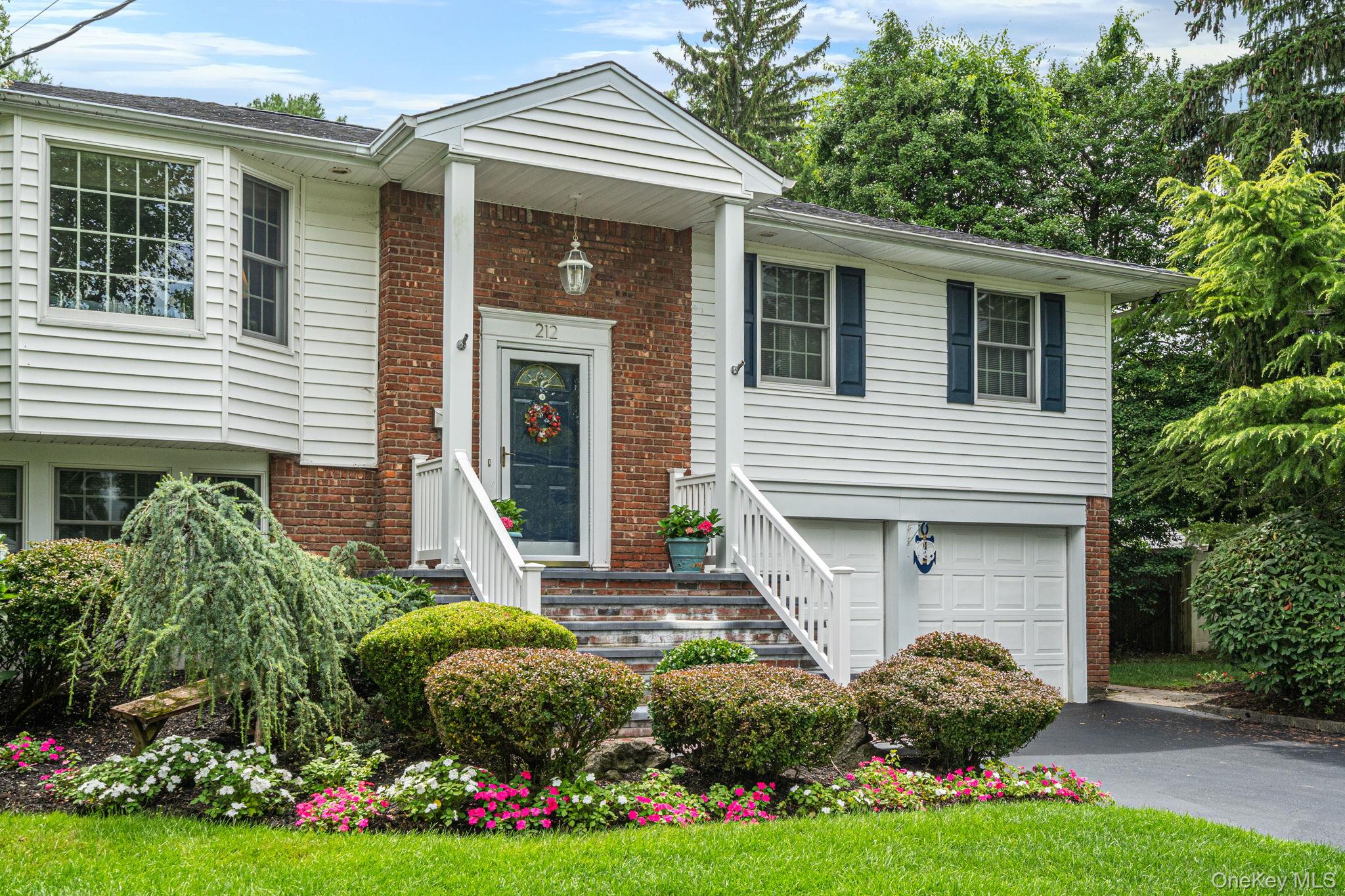 5th image of 212 Cedrus Ave, Huntington, NY 11731 | MLS# 978074