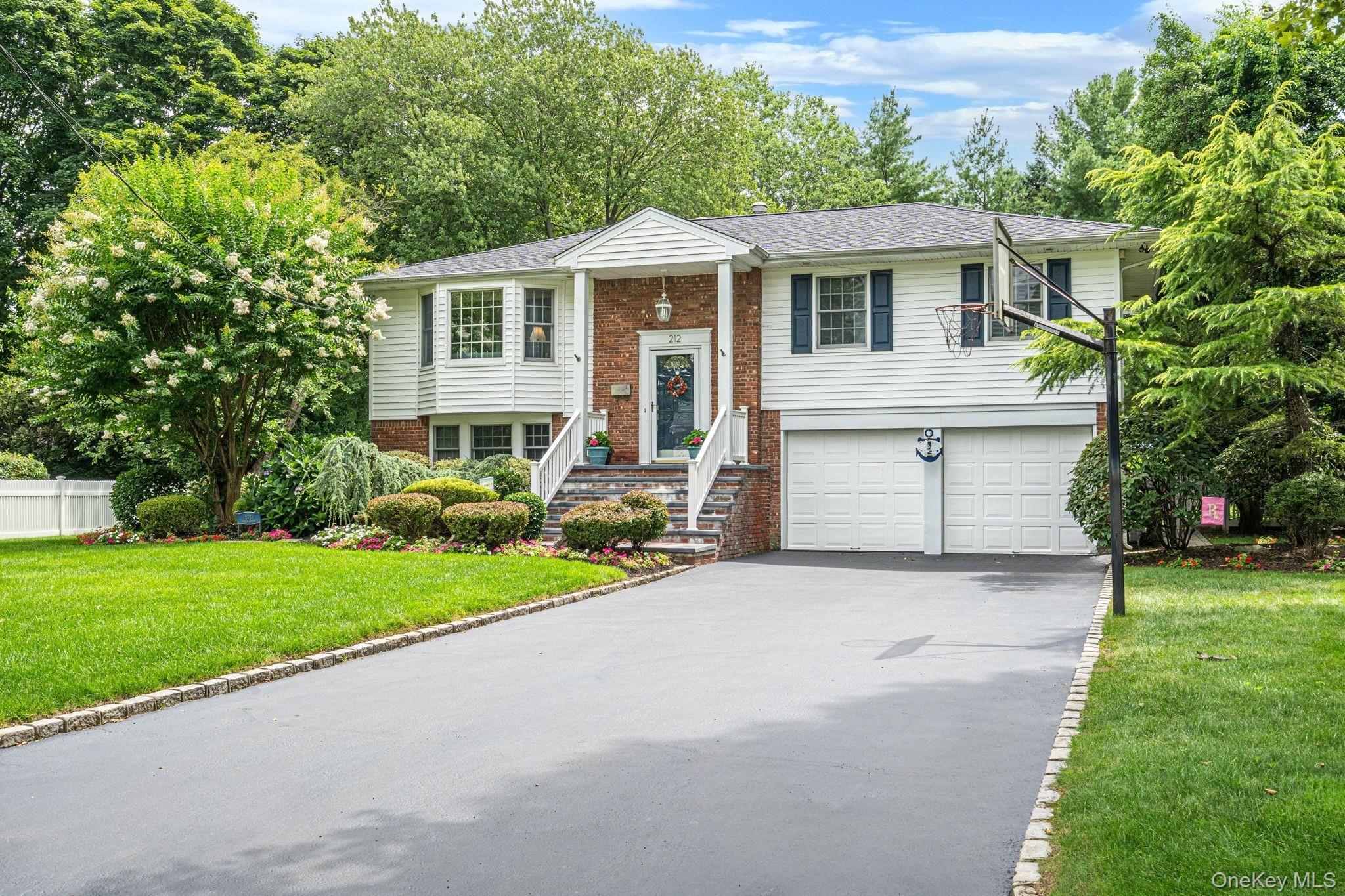 4th image of 212 Cedrus Ave, Huntington, NY 11731 | MLS# 978074