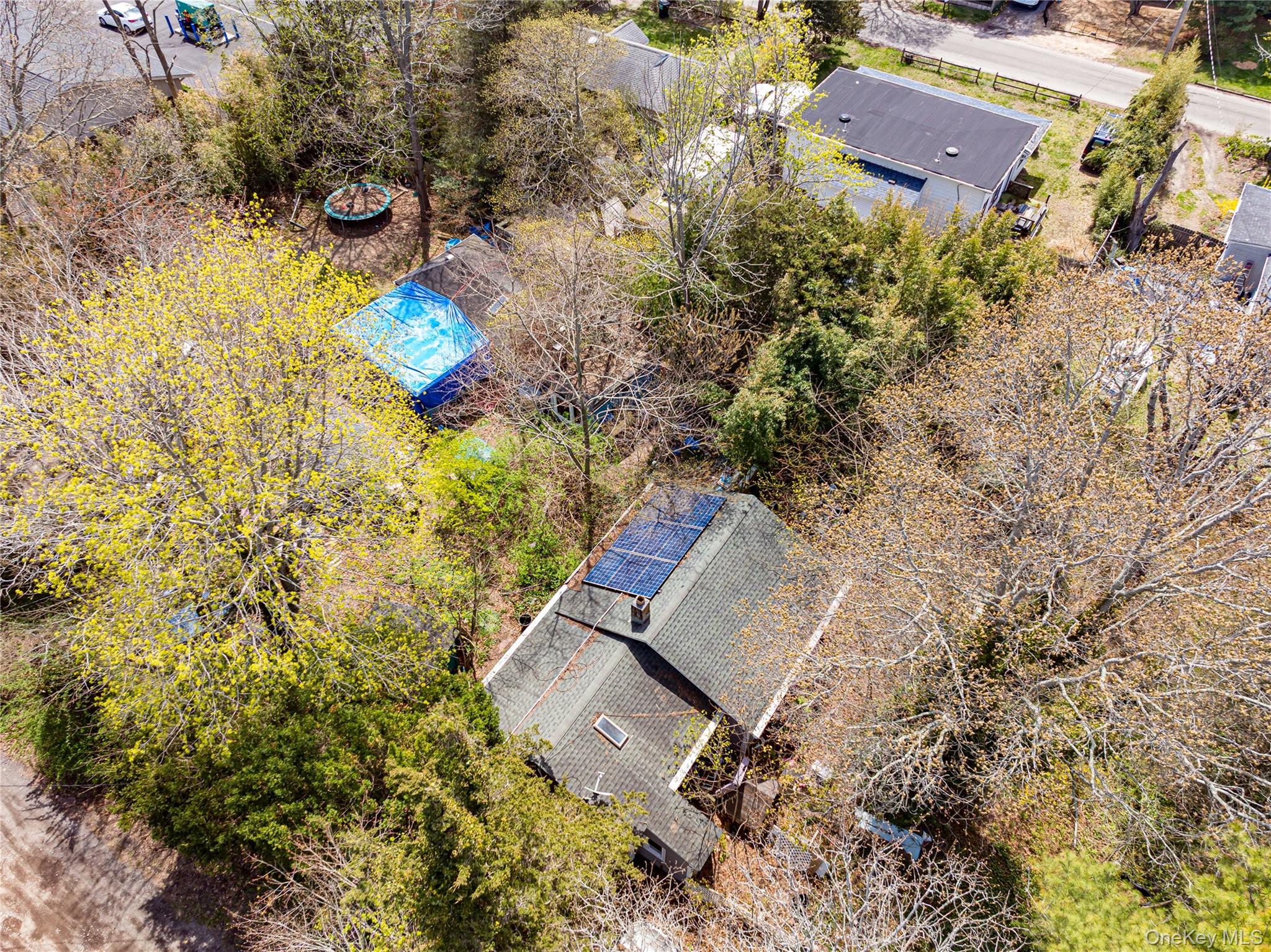 3rd image of 33 Locust Ave, Southampton, NY 11968