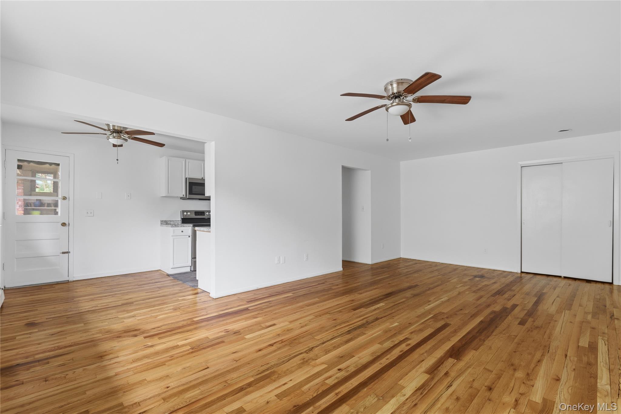 5th image of 2 Woods End Cir #E, Peekskill, NY 10566 | MLS# 980007