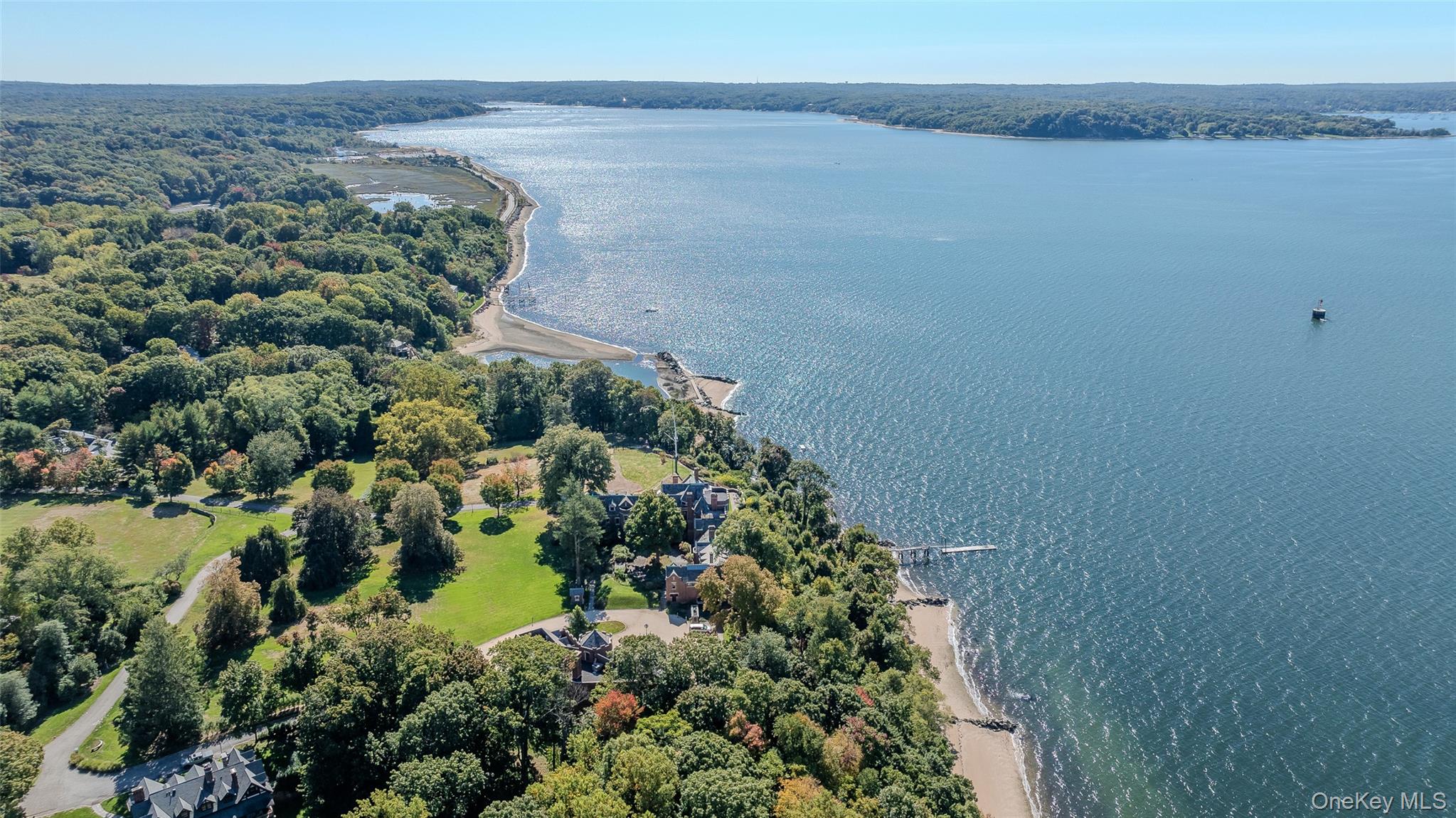 5th image of 31 Fort Hill Dr, Lloyd Harbor, NY 11743 | MLS# 980600