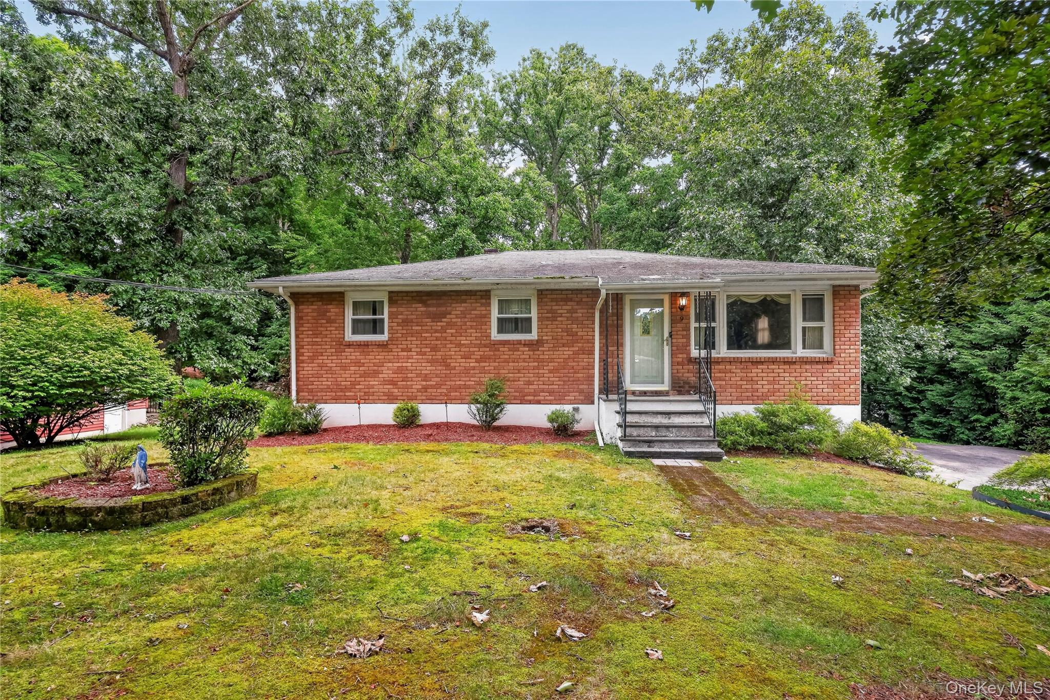 1st image of 9 Archery Rd, Newburgh (town), NY 12550 | MLS# 983402