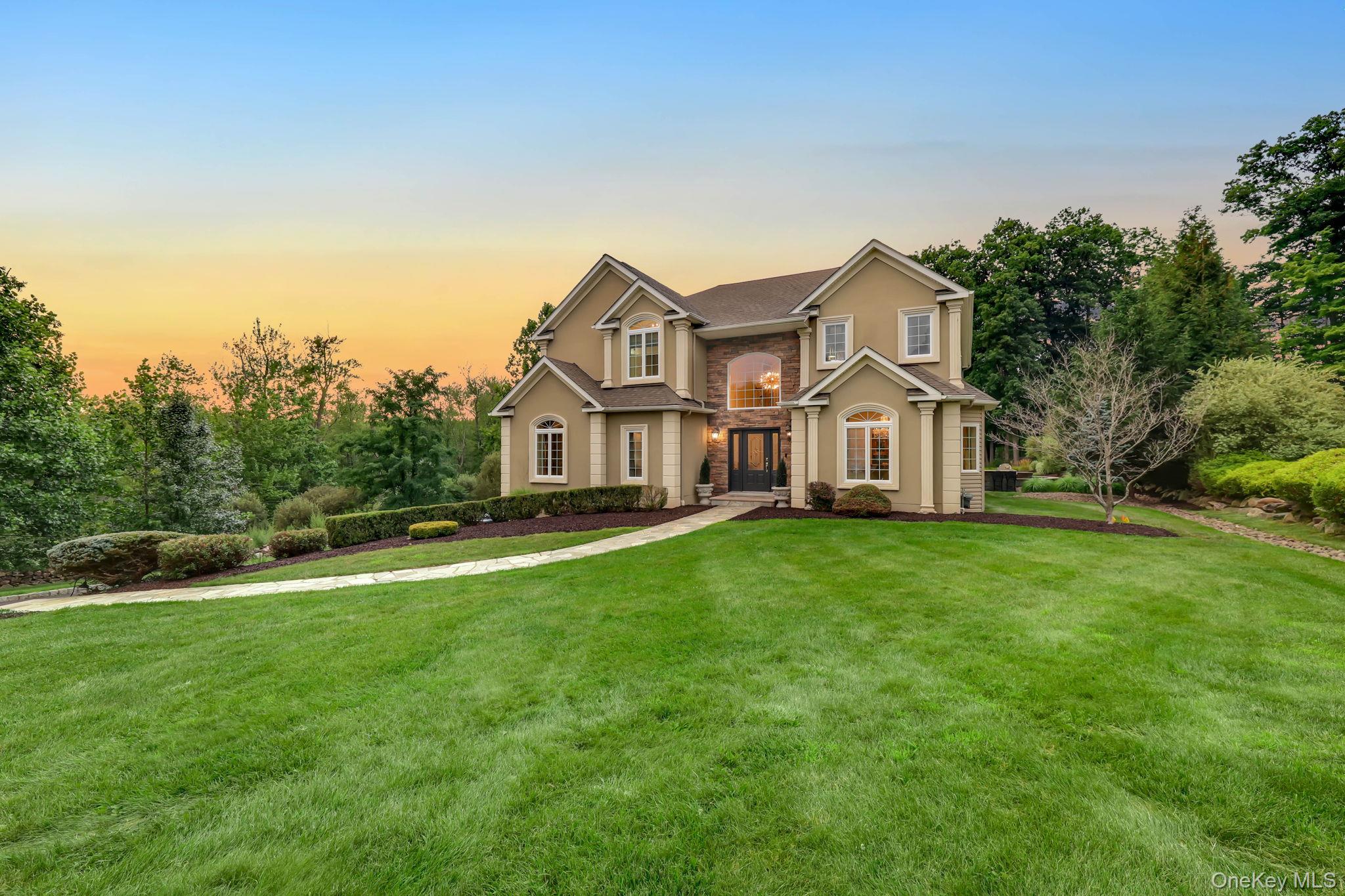 1st image of 31 Greenwich Ave, Woodbury, NY 10917 | MLS# 983984