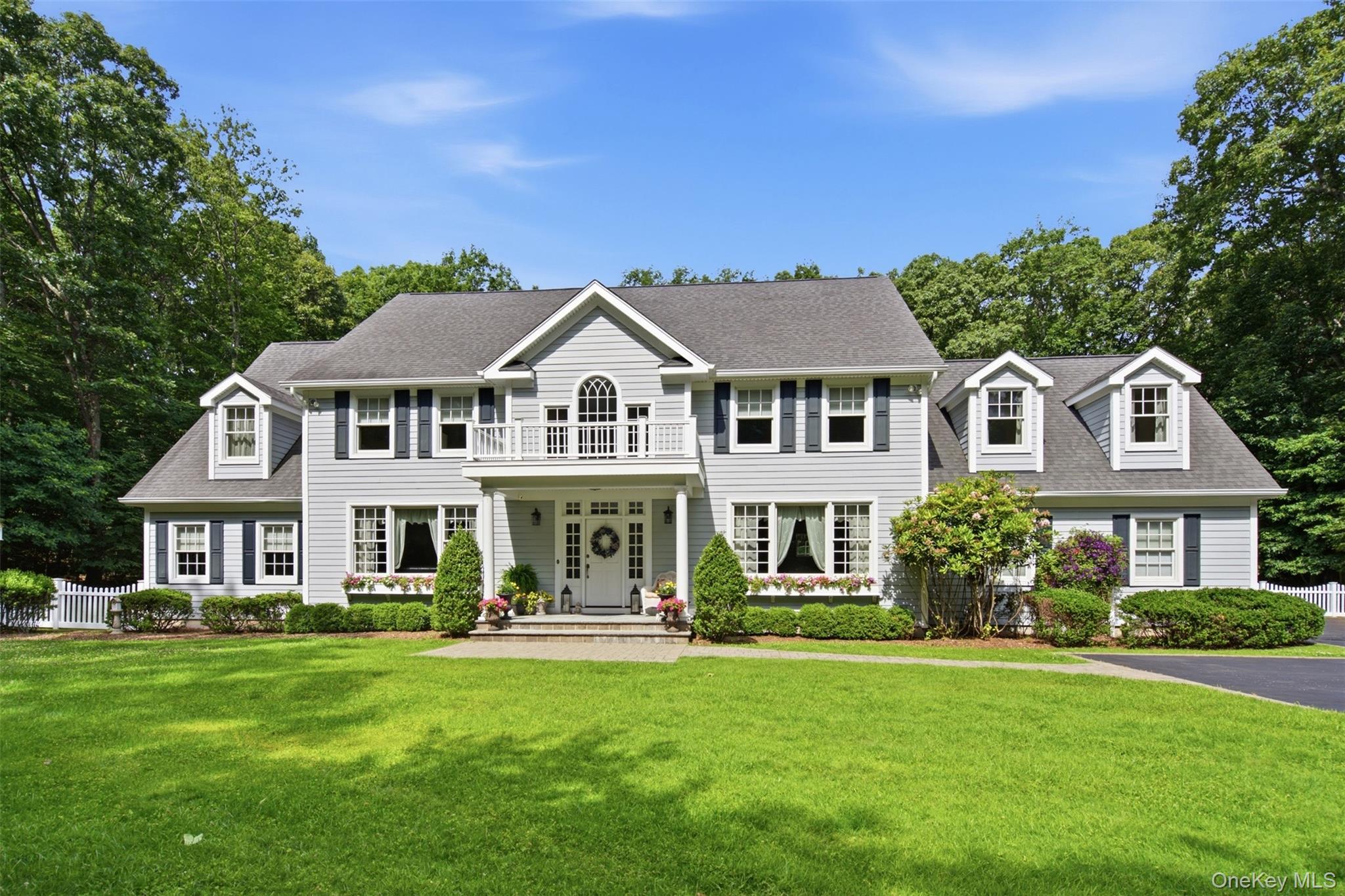 2nd image of 17 Forrest Dr, Huntington, NY 11743 | MLS# 984295