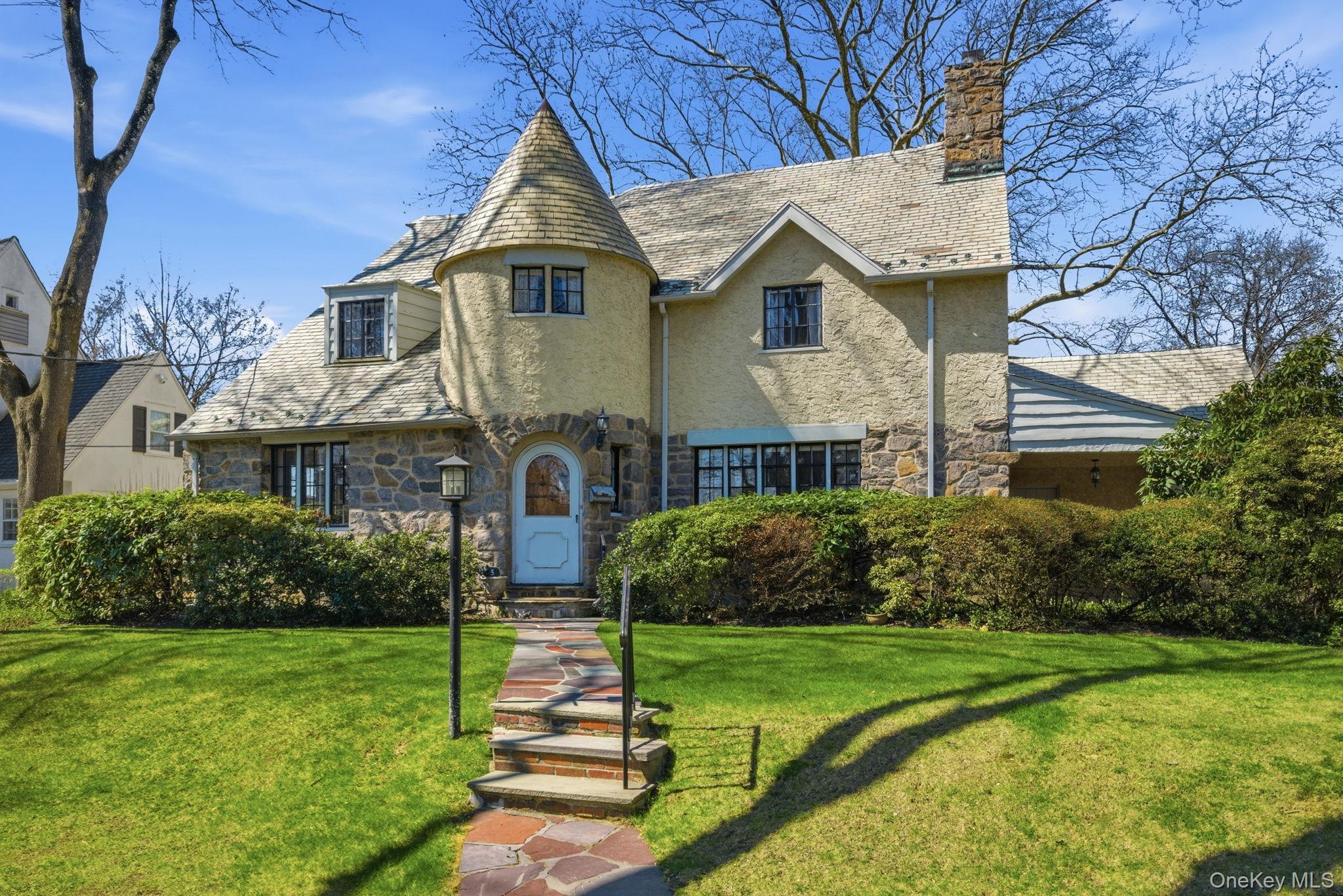 Photo 1 of Single family home for sale at 5 Seymour Pl, White Plains, NY 10605 | MLS# 984310 | Listing updated on 2026-09-01