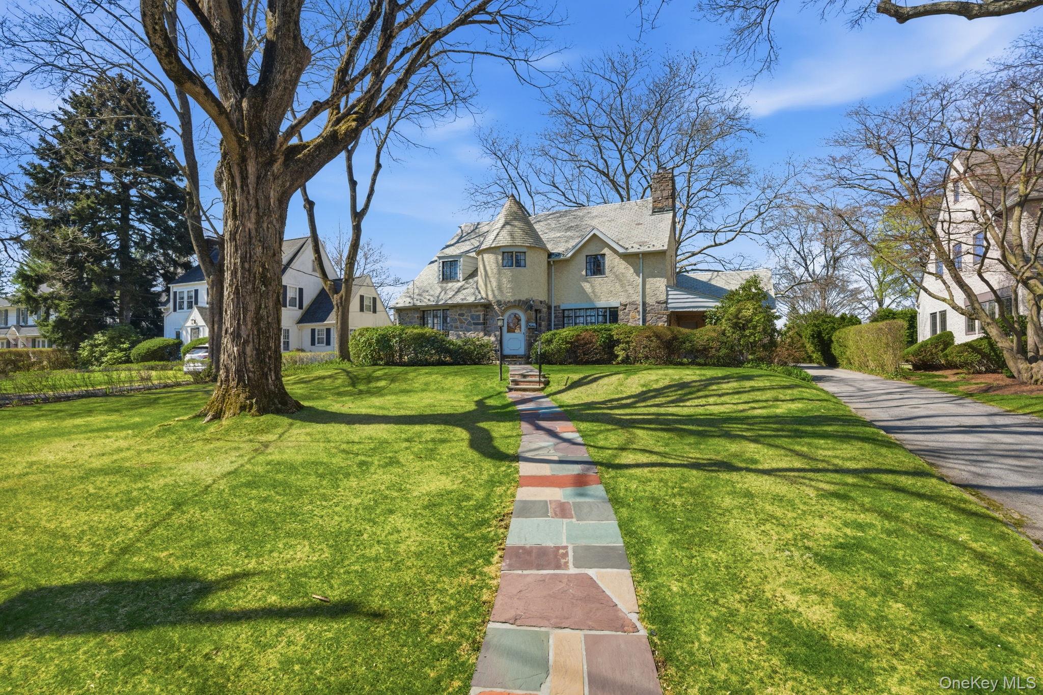 Photo 2 of Single family home for sale at 5 Seymour Pl, White Plains, NY 10605 | MLS# 984310 | Listing updated on 2026-09-01