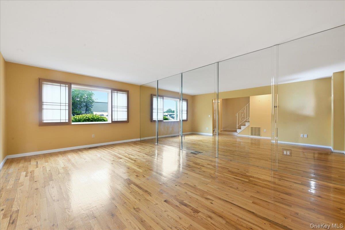 5th image of 1810 Front St, Hempstead, NY 11554