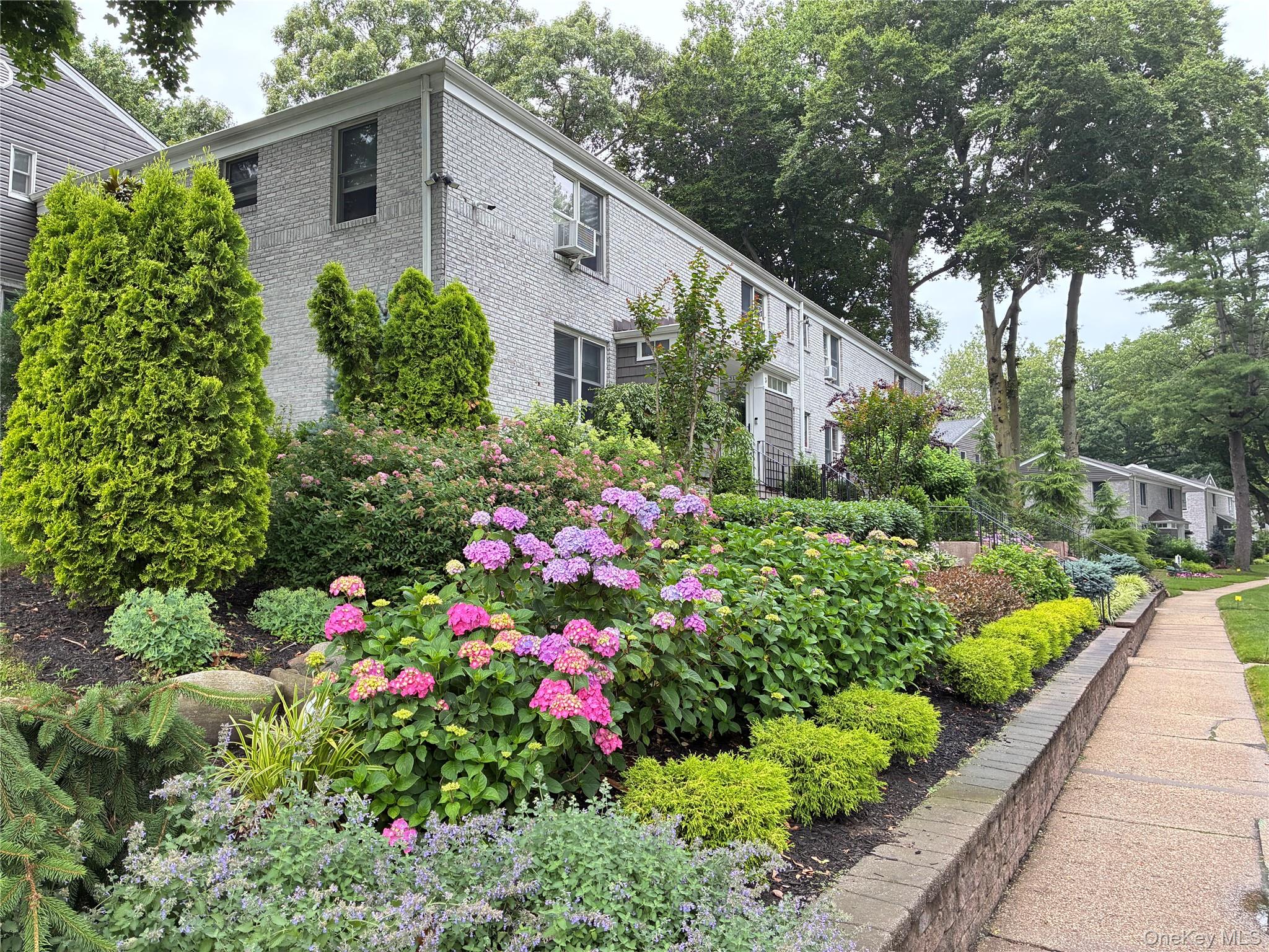 3rd image of 77 Glen Keith Rd #77L, Oyster Bay, NY 11542 | MLS# 986715
