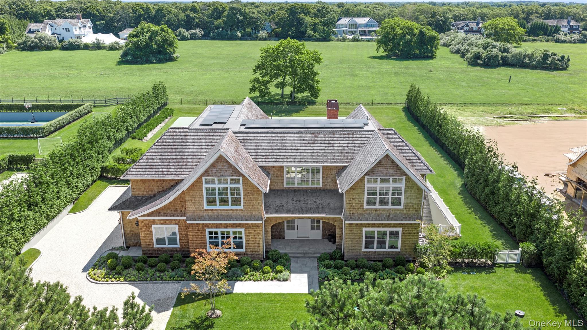 1st image of 450 Seven Ponds Towd Rd, Southampton, NY 11976 | MLS# 986783
