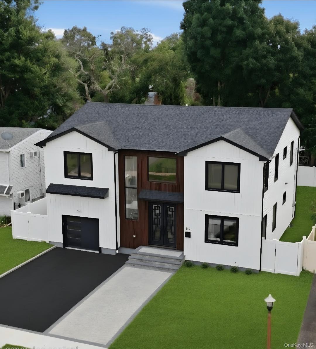 4th image of 182 Friends Ln, Hempstead, NY 11590 | MLS# 987285