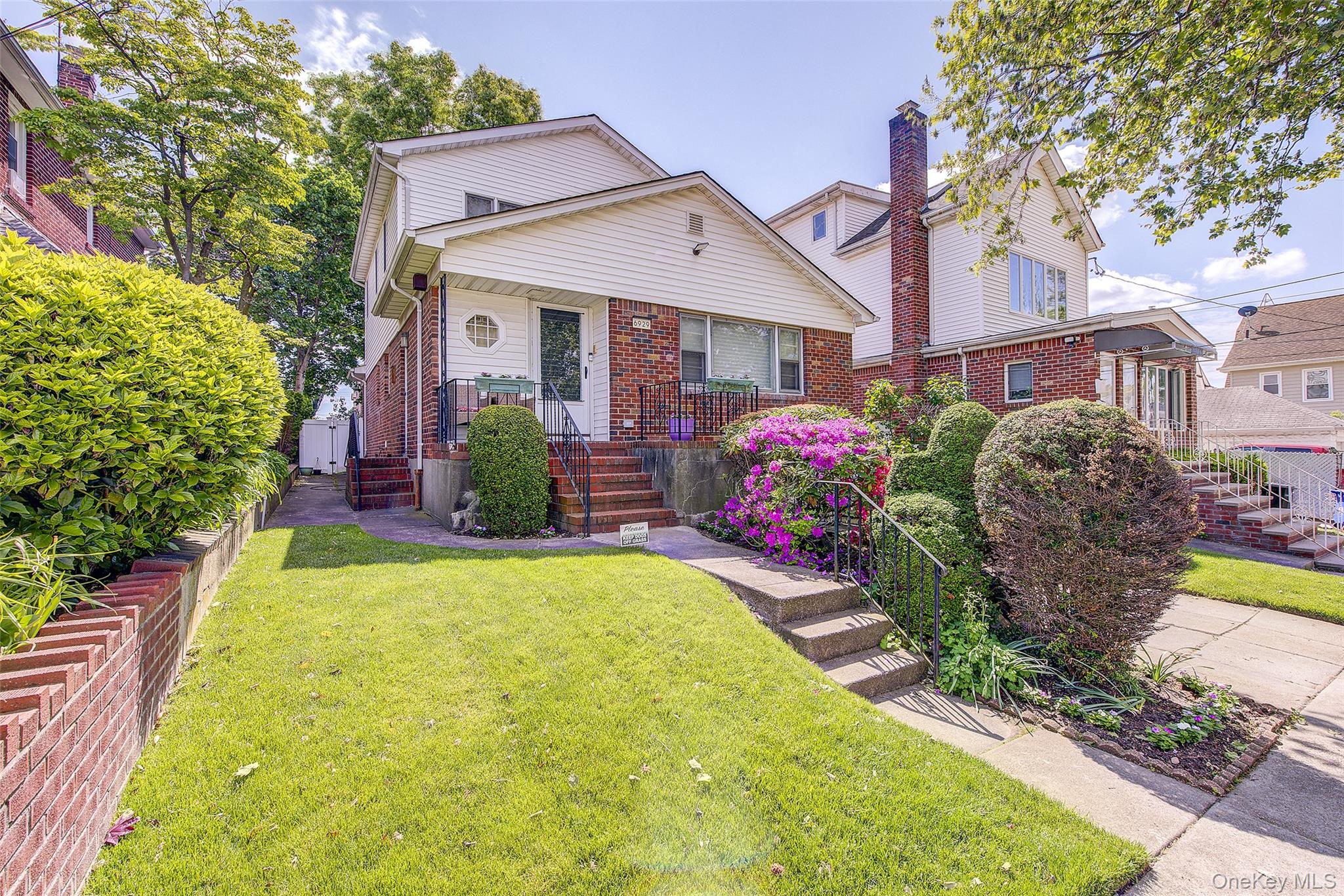 1st image of 69 29 166th St, New York, NY 11365 | MLS# 987434
