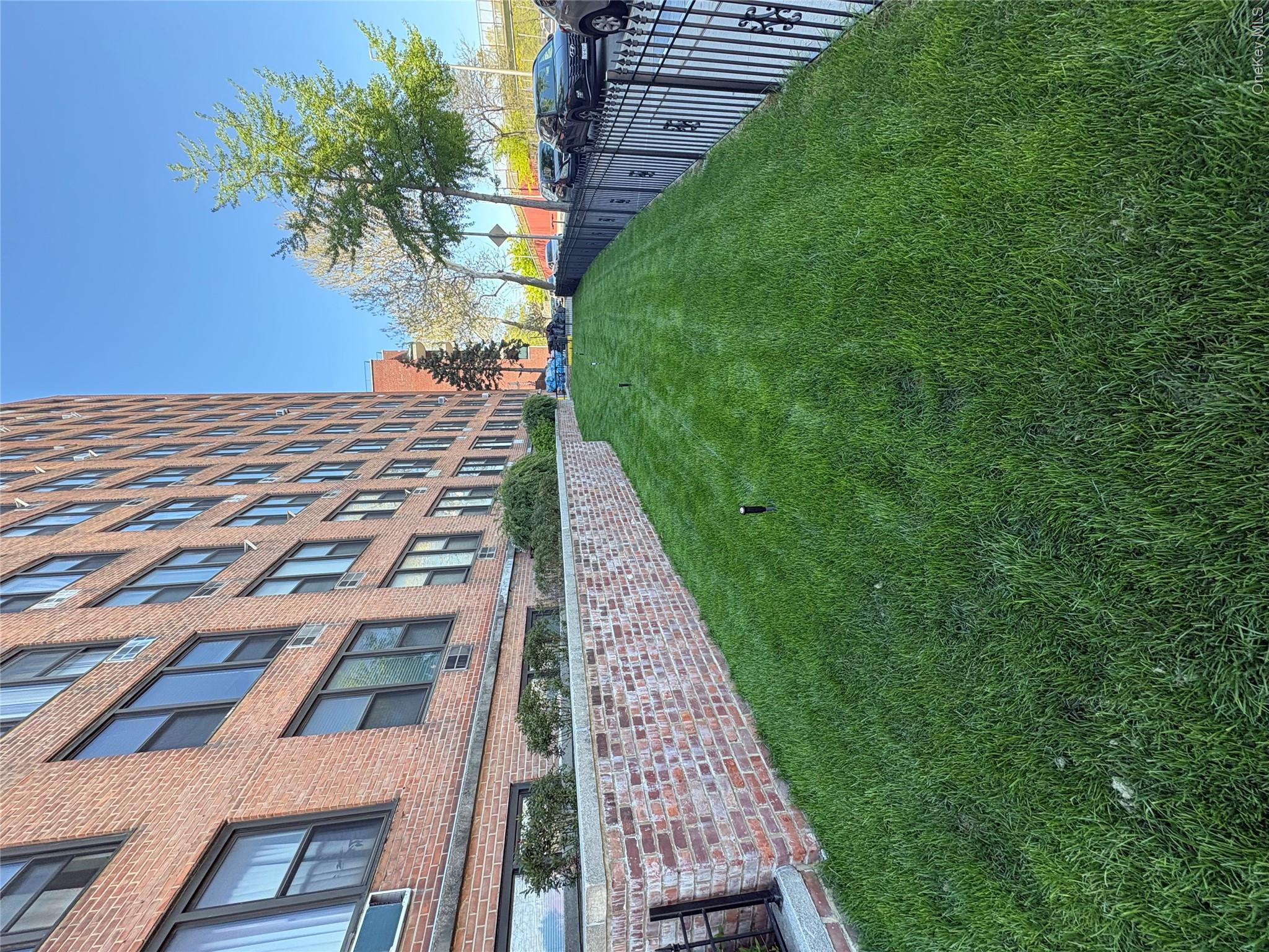 Homes for sale in New York, NY | 3121 Middletown Rd #1G, New York, NY 10461 | MLS# 988126