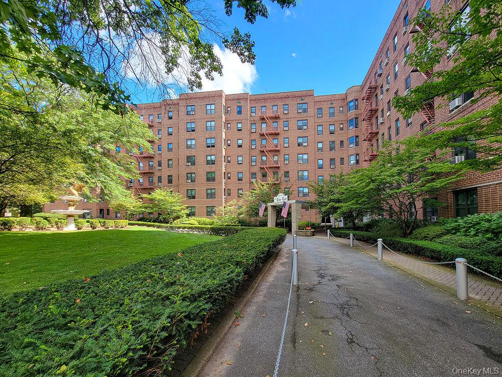 Homes for sale in New York, NY | 84 01 Main Street, New York, NY 11378 | Houzeo