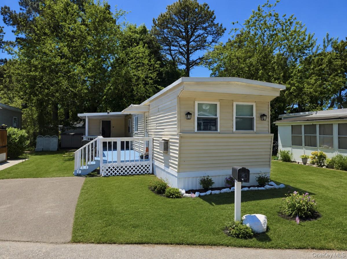 1st image of 525 Riverleigh Ave #C7, Riverhead, NY 11901 | MLS# 988570