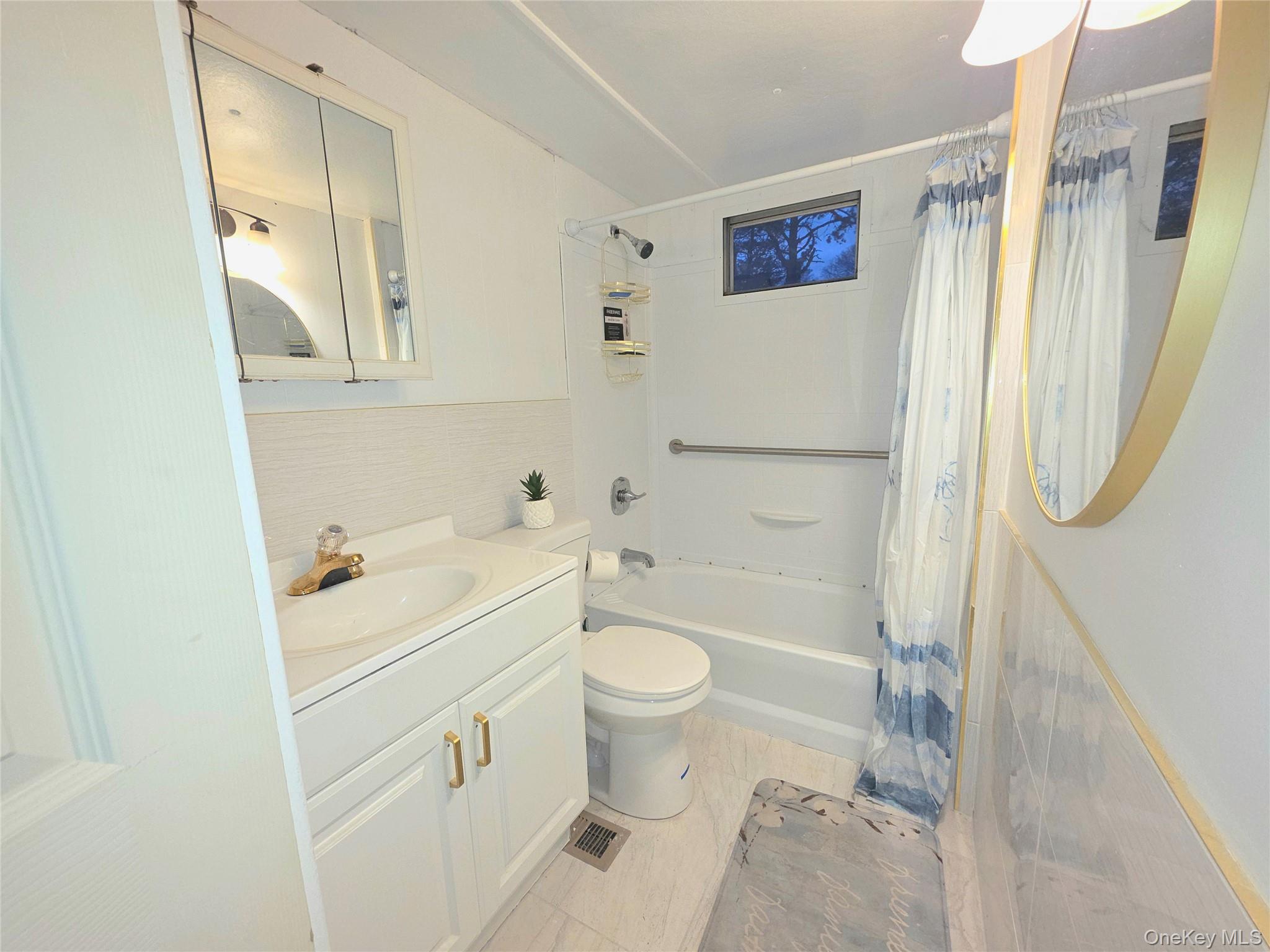 3rd image of 525 Riverleigh Ave #C7, Riverhead, NY 11901 | MLS# 988570