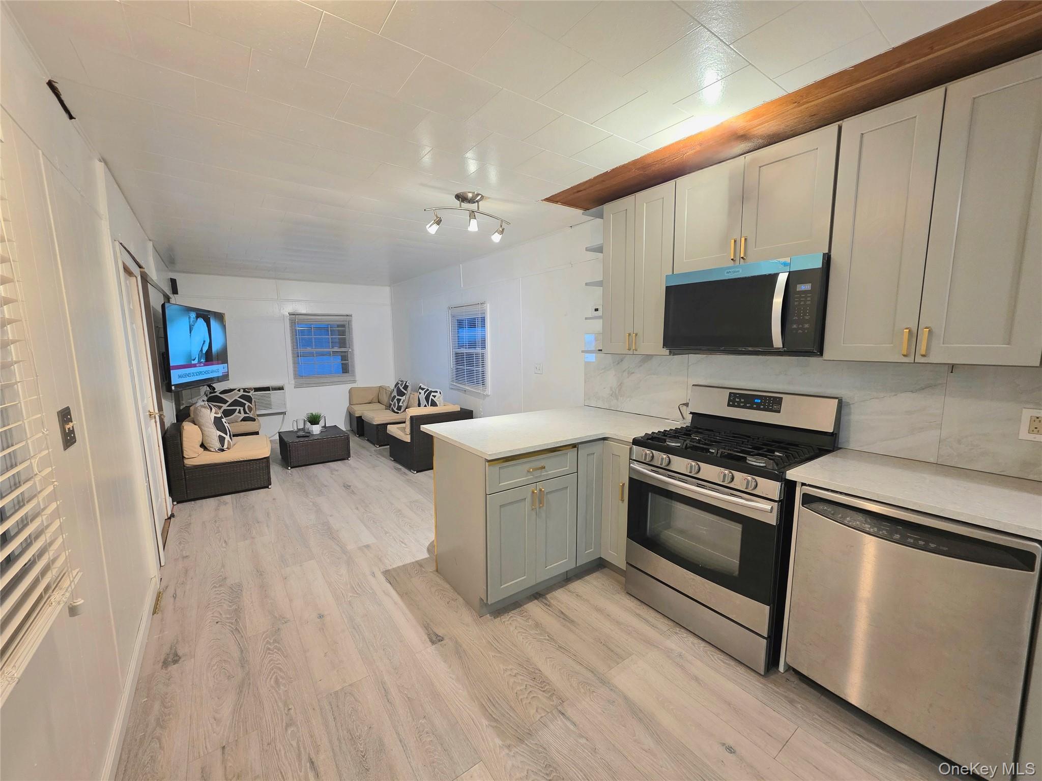 2nd image of 525 Riverleigh Ave #C7, Riverhead, NY 11901 | MLS# 988570