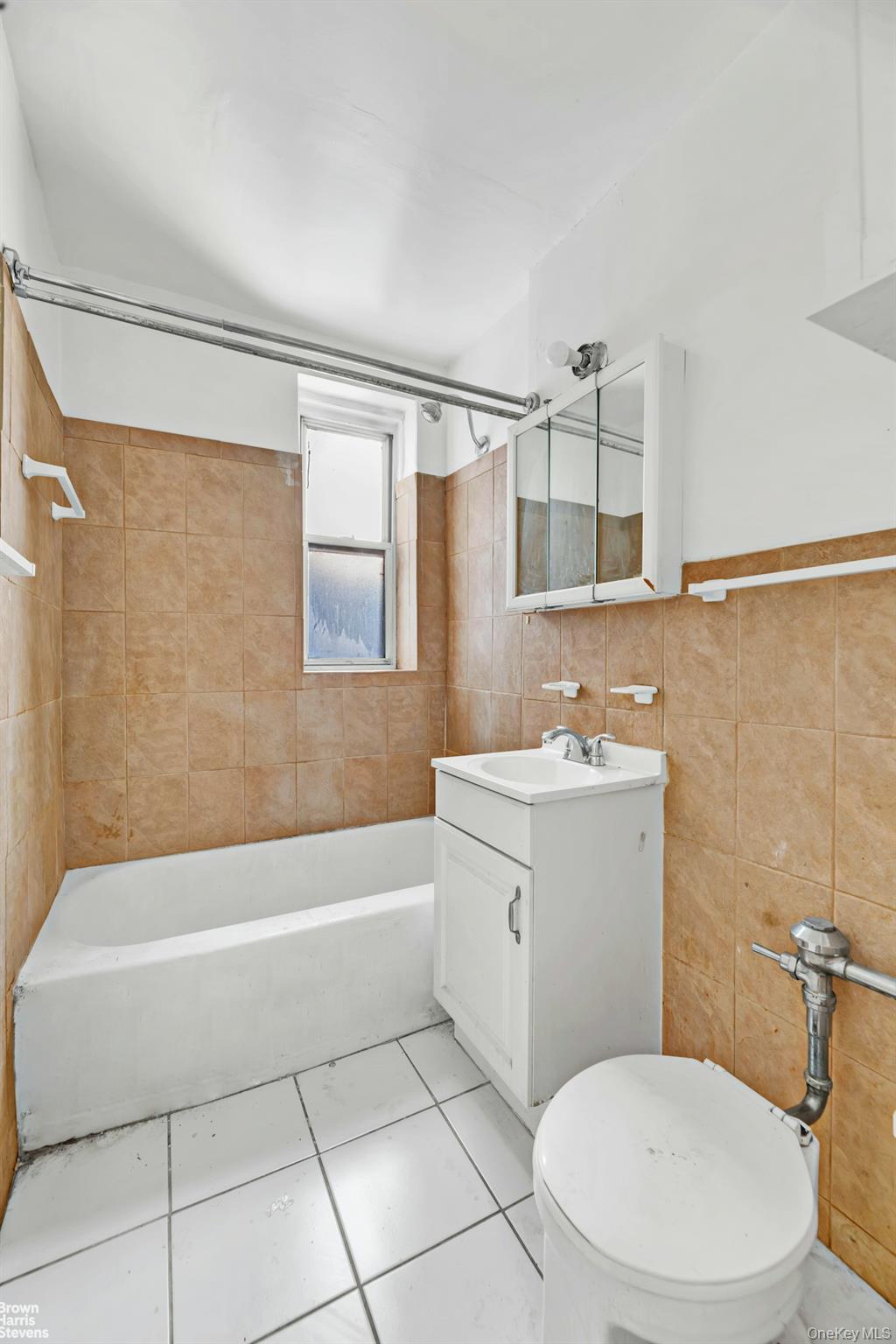 2nd image of 800 Grand Concourse, Bronx, NY 10451