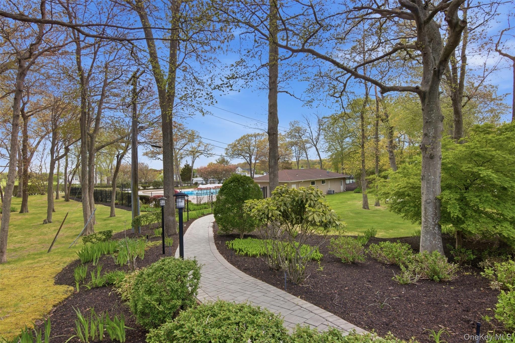 34th image of 605 Fox Hill Dr, Riverhead, NY 11933 | MLS# 991855