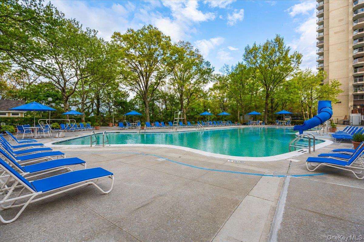 43rd image of 17 85 215th St #3E, Bayside, NY 11360 | MLS# 993835