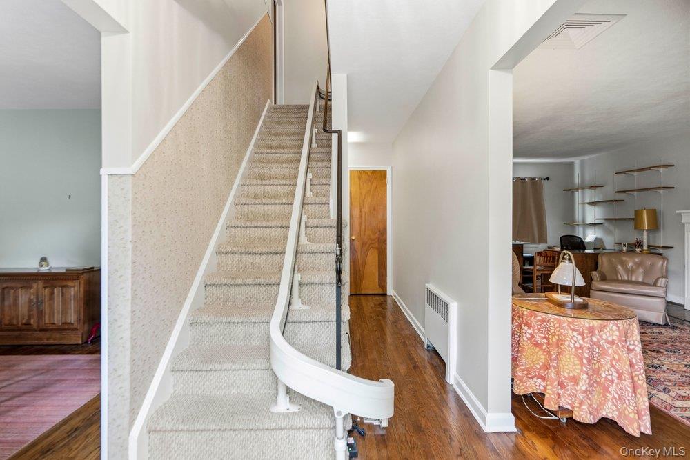 4th image of 165 Linmouth Rd, Hempstead, NY 11565 | MLS# 994371