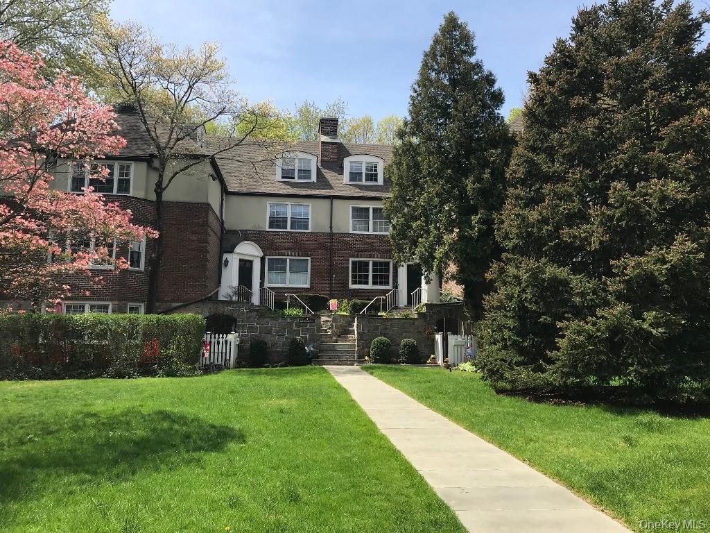 Homes for sale in Greenburgh, NY | 11 Sentry Pl #1D, Greenburgh, NY 10583 | MLS# 994653