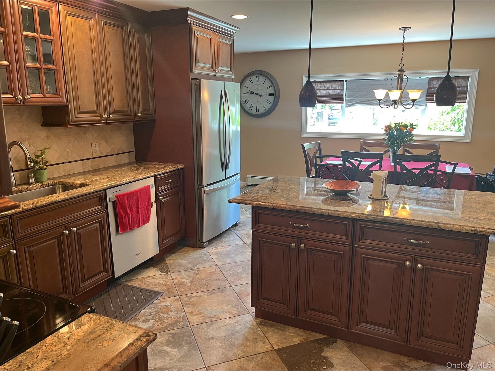 4th image of 385 Garden St, Islip, NY 11795 | MLS# 994942