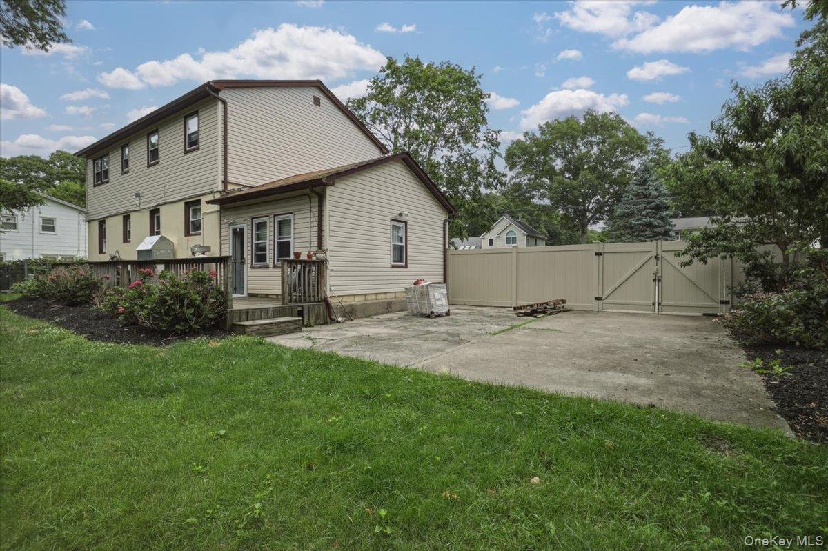22nd image of 485 Lockwood Dr, Brookhaven, NY 11967 | MLS# 995480