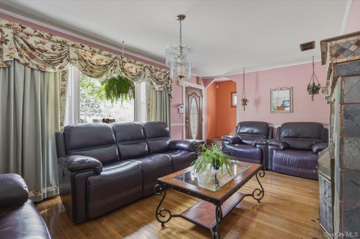 4th image of 485 Lockwood Dr, Brookhaven, NY 11967 | MLS# 995480