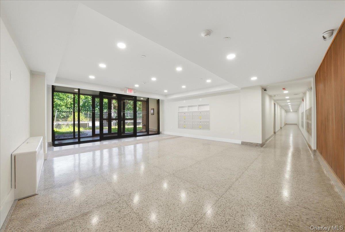 Homes for sale in Yonkers, NY | 671 Bronx River Rd #2f, Yonkers, NY 10704 | MLS# 995896