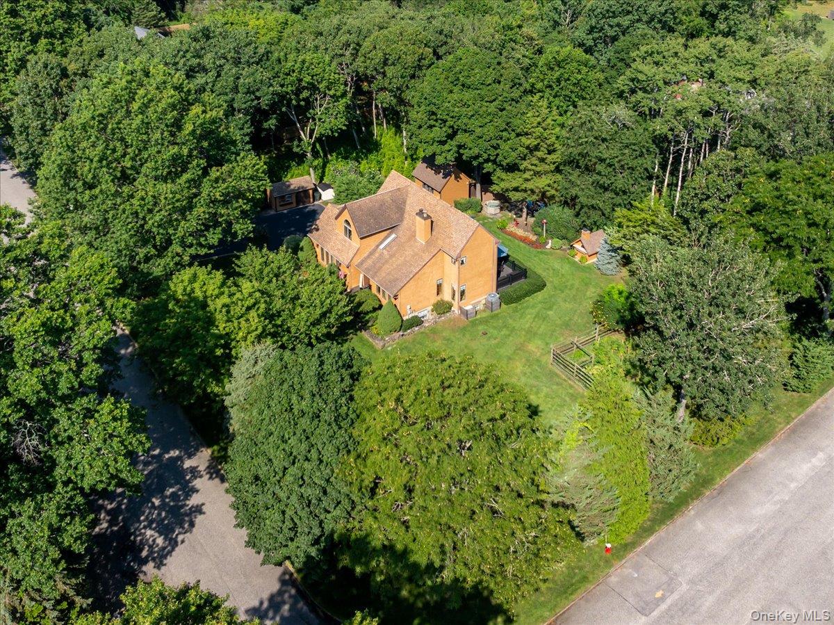 3rd image of 595 Greenfields Ln, Southold, NY 11971 | MLS# 997034