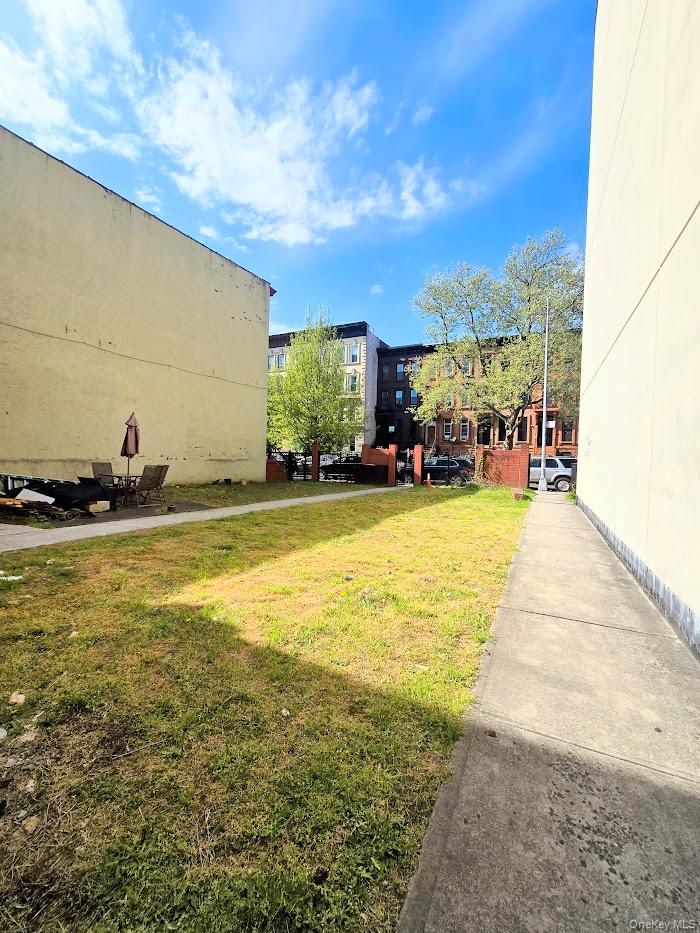 1st image of 474 Hancock St, New York, NY 11233 | MLS# 997101