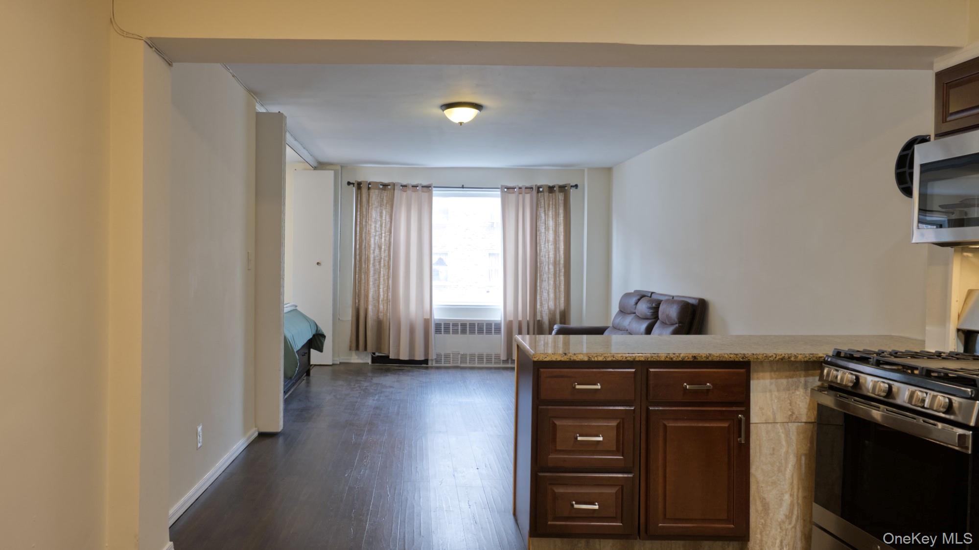 Homes for sale in Hempstead, NY | 100 S Ocean Ave S #2R, Hempstead, NY 11520 | MLS# 997416
