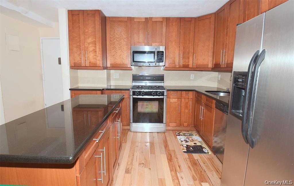 4th image of 12-32 Diane Pl, Bayside, NY 11360